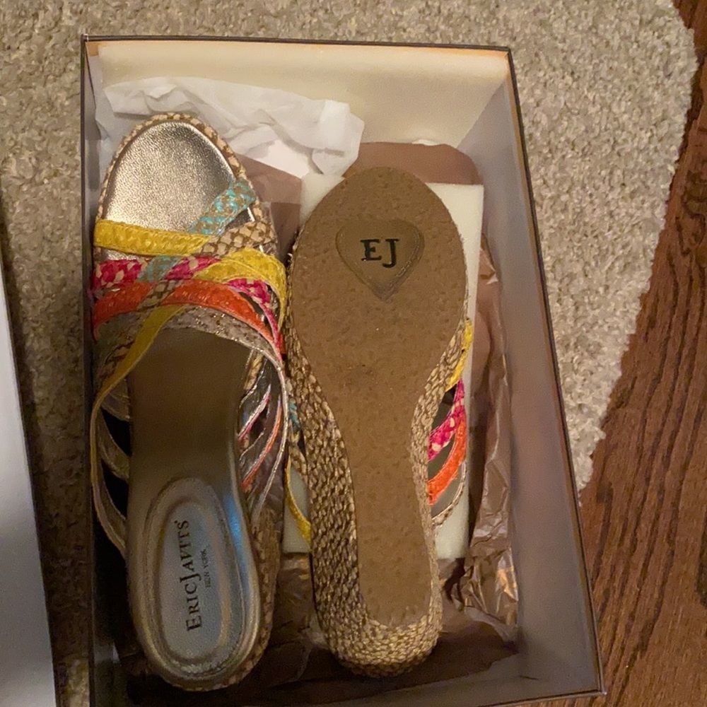Wedge sandals; NWOT; size 9.5; - Picture 3 of 3